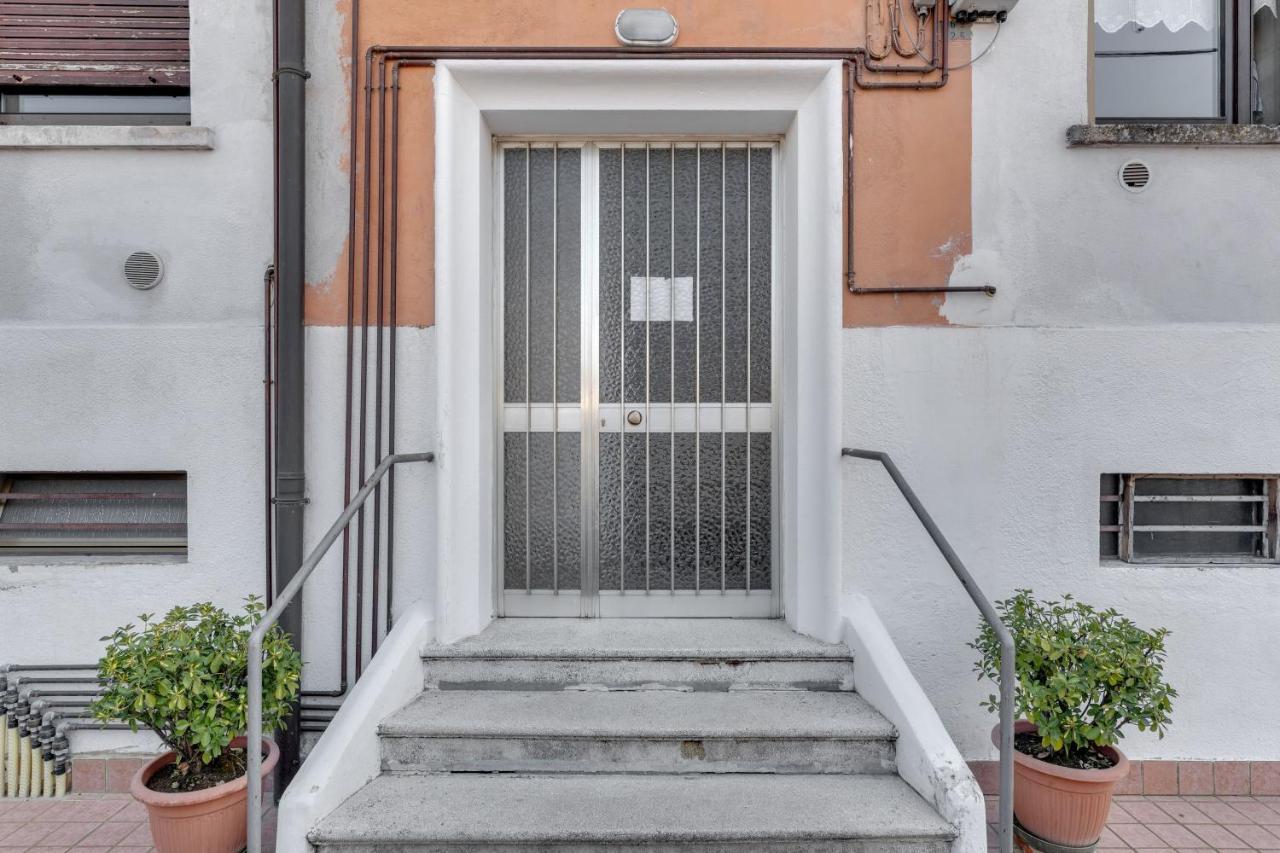 Elegant Blue Apartment Vicenza Exterior photo